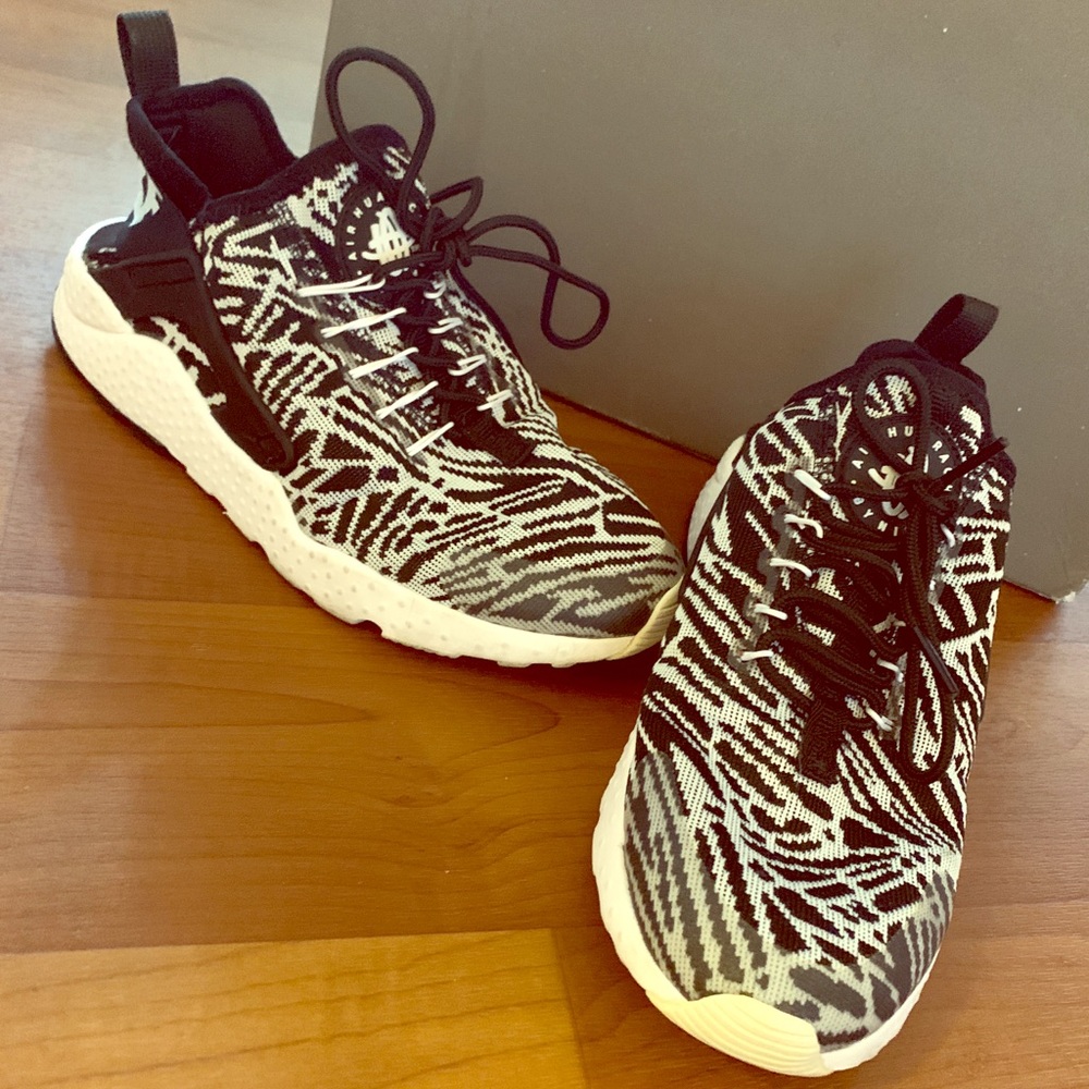 AUTHENTIC Nike Women's Air Huarache